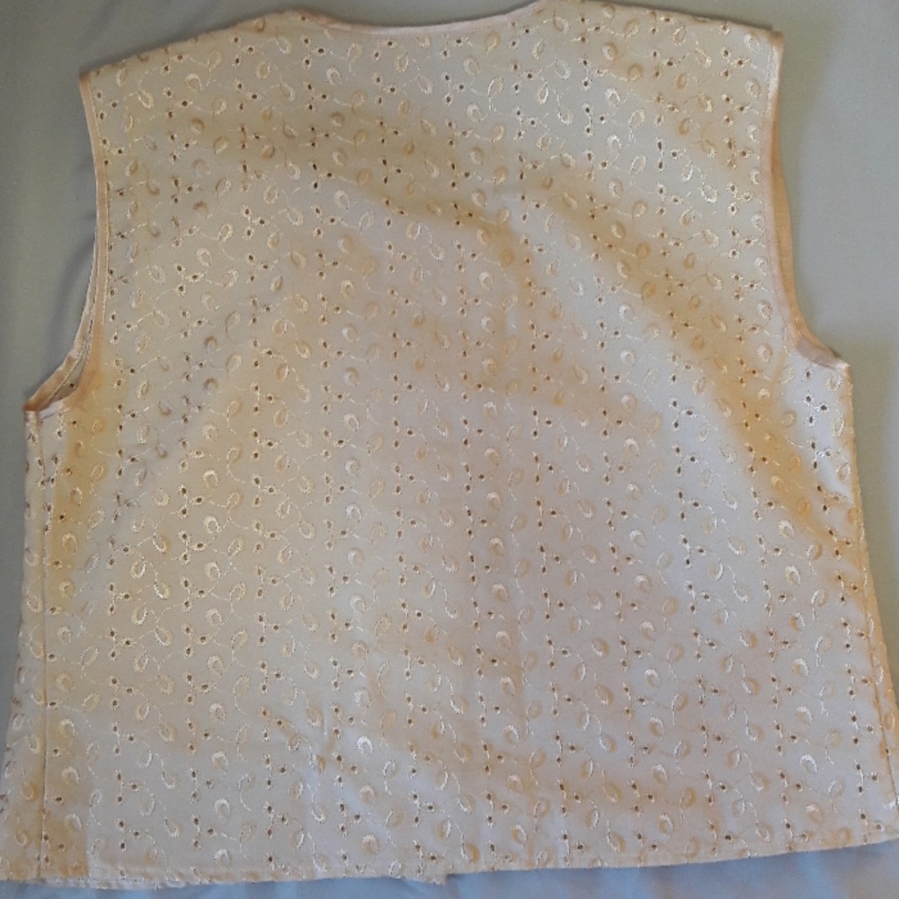 Button-Front

CROP TOP - Picture 2 of 7